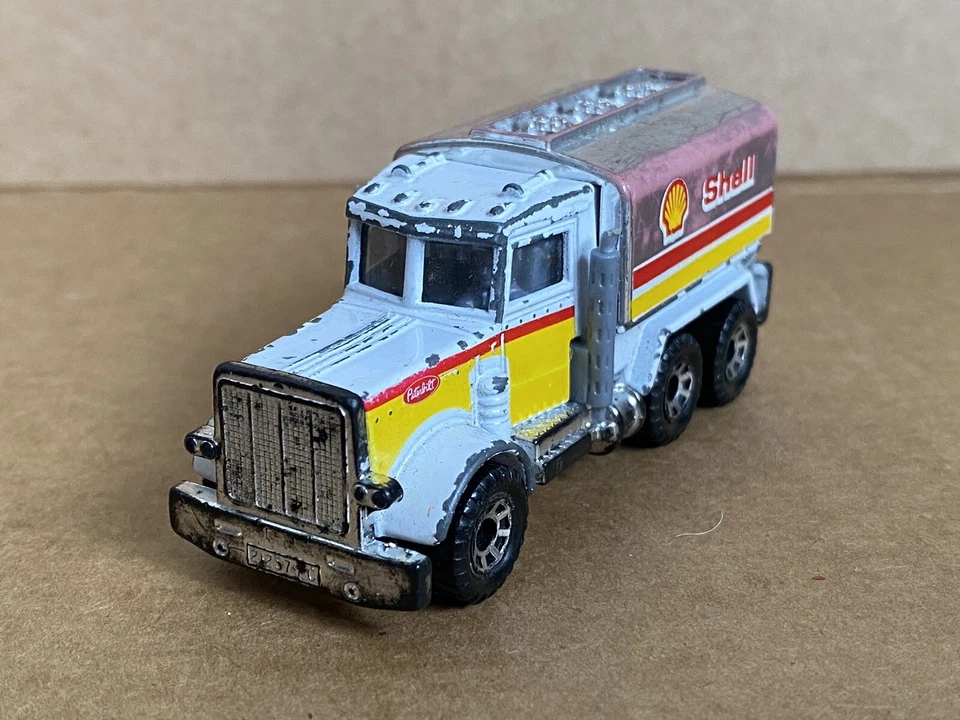 Matchbox Peterbilt Shell Tanker, 1:80 Scale Die Cast, 1981, Rare. - Image 2 of 4