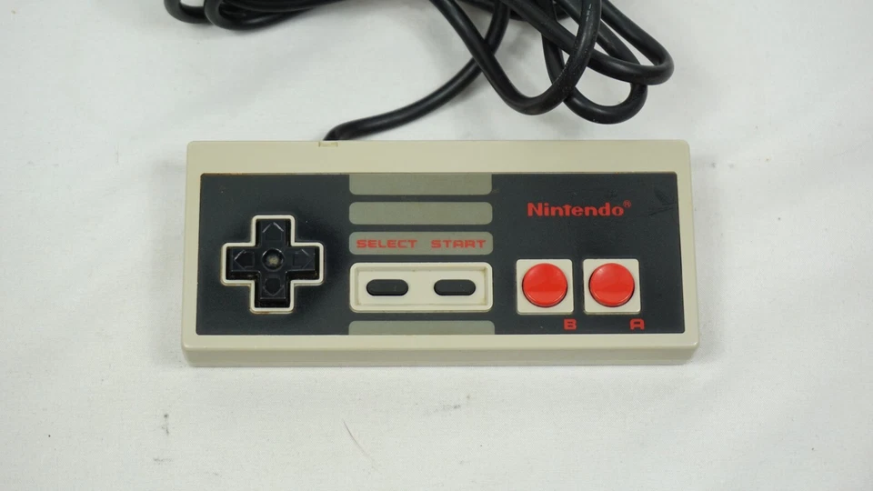 Original Nintendo Brand NES Controller OEM Official CLEANED TESTED NES-004 B - Image 2 of 4