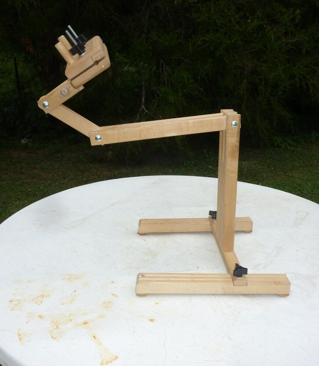 ROCKY GIRAFFE Wood Utility Stand Needlework Embroidery Marie