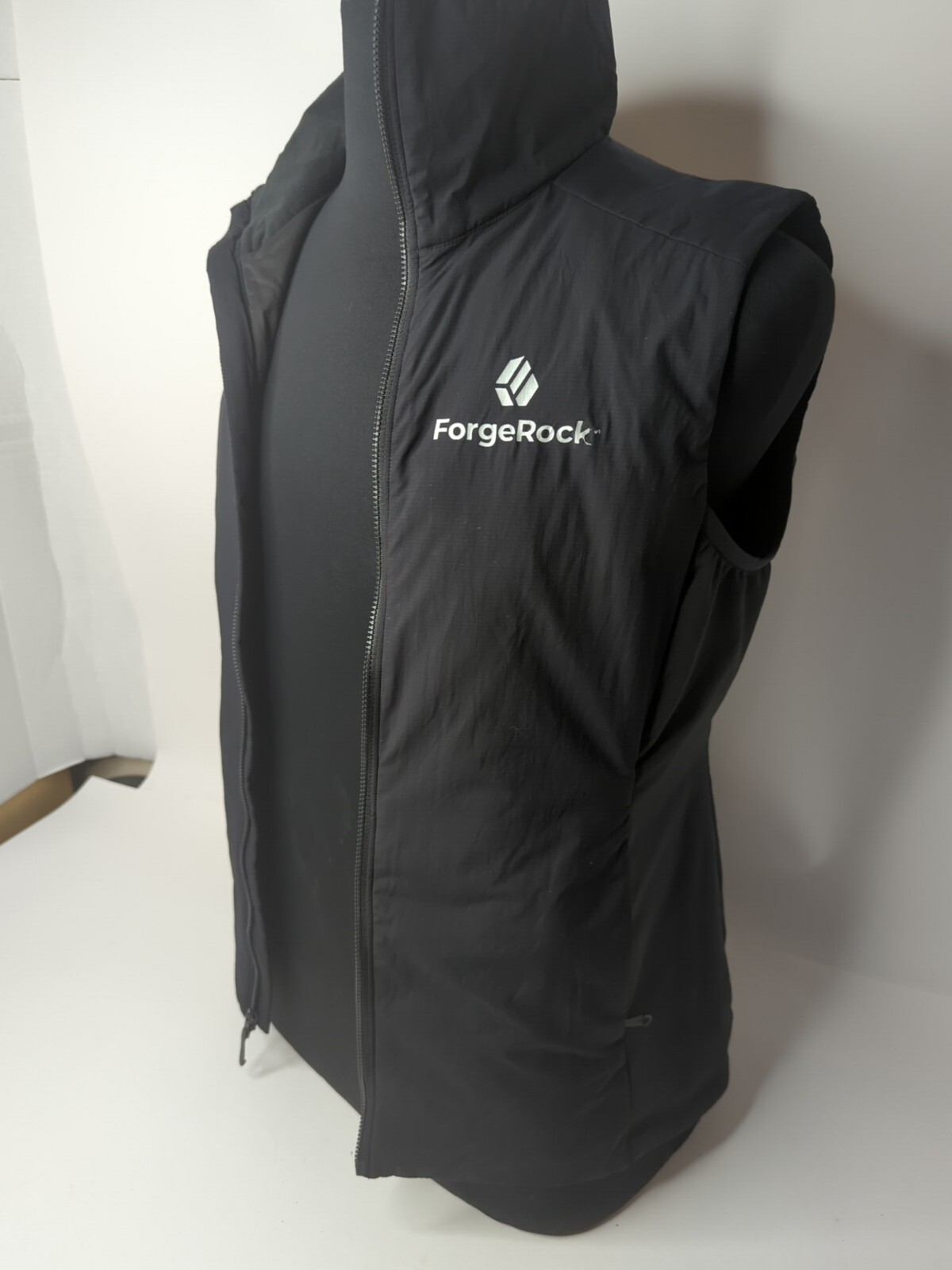 ARCTERYX  Atom LT Vest in Black Size M Medium Gre… - image 2