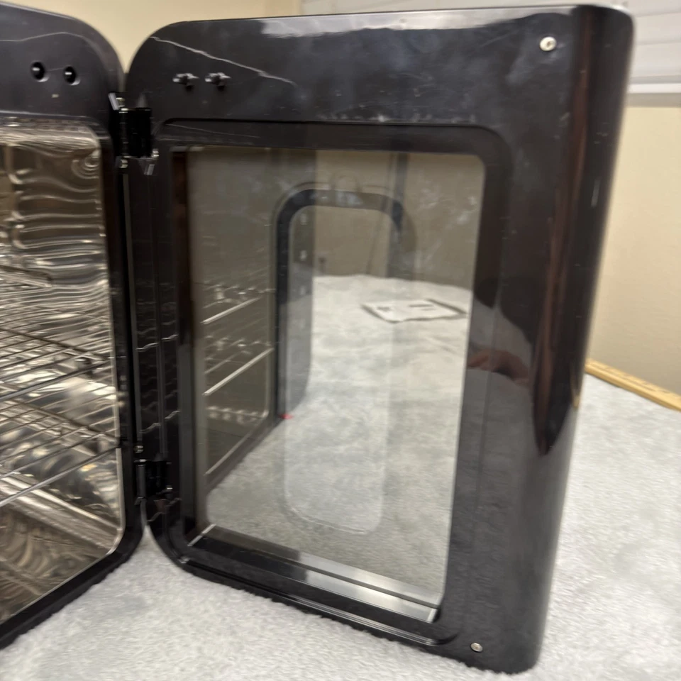 Tommee Tippee UV 3 en 1 Esterilizador y Secador para Biberones y Accesorios Foto 3 de 4