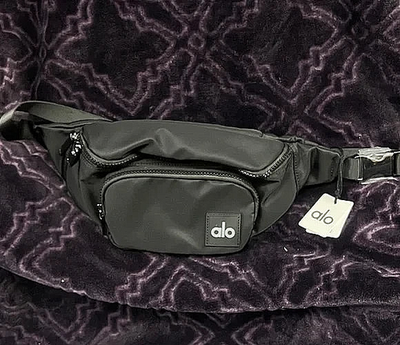 alo エクスプローラーファニーパック ブラック Alo Yoga Explorer Belt Bag Black – Crossbody Fanny Waist Pack