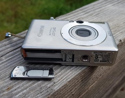 Canon Digital IXUS 40 4.0MP Compact Digital Camera Silver Tested