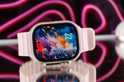 Hello Watch H26 Plus features a large 2.04-inch AMOLED