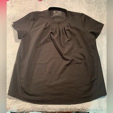 Figs black scrub top small