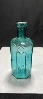 RUMFORD CHEMICAL WORKS 8 Sided Teal/Aqua Blue 1800s Vintage Octagon Bottle