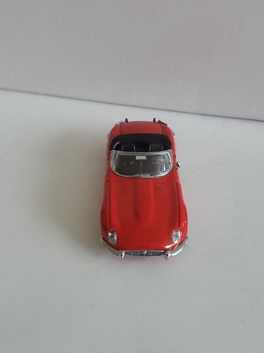 Hot Wheels Legends The Jay Leno Collection Jaguar XKE in Red Real Riders - Picture 2 of 5