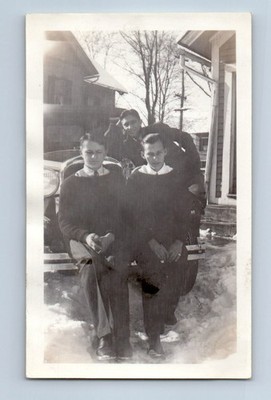 Old Vintage Photo TRIO MEN SNOW WINTER SCENE CLASSIC CAR FOUND PHOTOGRAPH