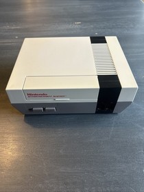 VTG 1985 Nintendo NES-001 Console Controller W Ultimate Basketball Game Zapper