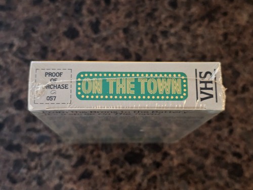 BRAND NEW On The Town (VHS; 1985) Gene Kelly Frank Sinatra RARE Sealed OOP - Picture 5 of 6
