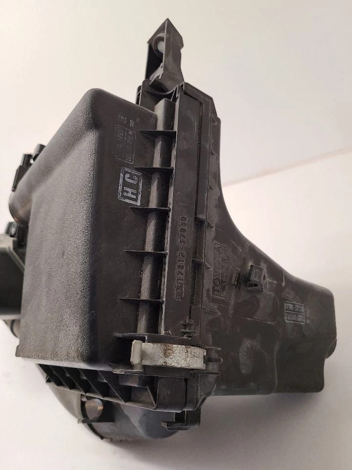 Filtro de aire Toyota Prius 2010-2018 Prius V VIN UE séptimo y octavo dígito Foto 2 de 4