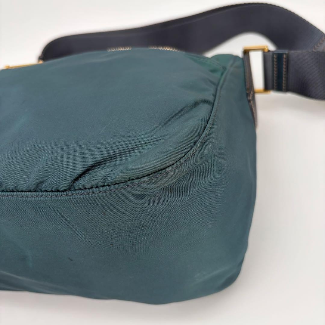 Good Condition PRADA Rare Emerald Green Shoulder Bag thumbnail 11