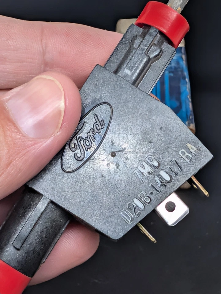 Interruptor actuador cerradura puerta eléctrica ford gran torino ranchero 1972-76 nuevo de lote Foto 3 de 4