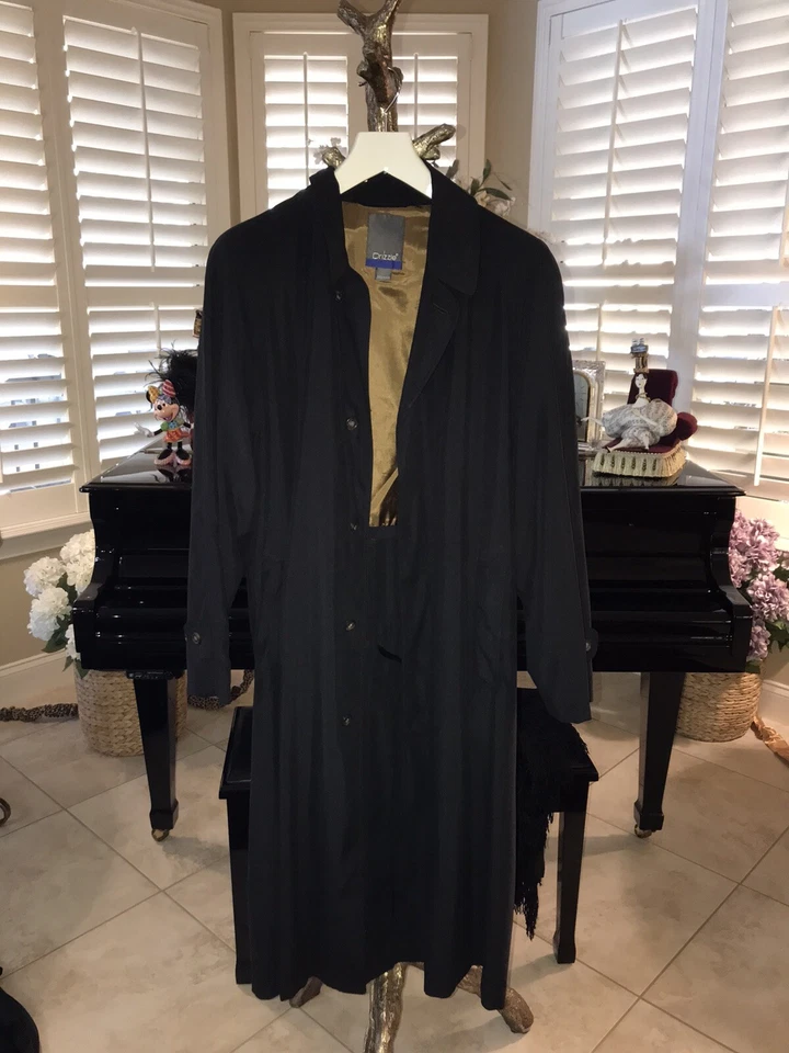 Gabardina negra Neiman Marcus Drizzle Foto 2 de 3