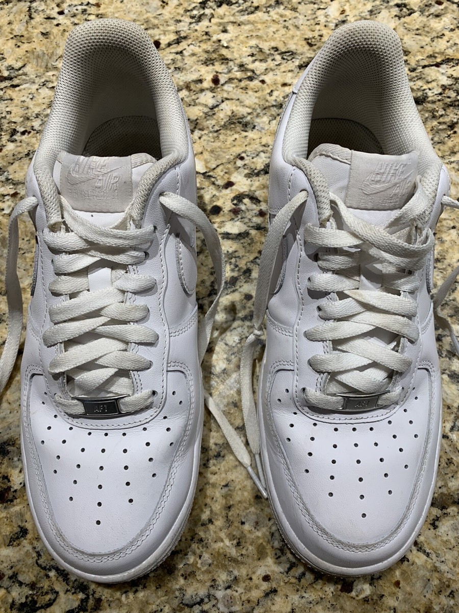 BEAUTIFUL GENTLY USED! Nike Air Force One '07 Sneaker/Shoe WHITE