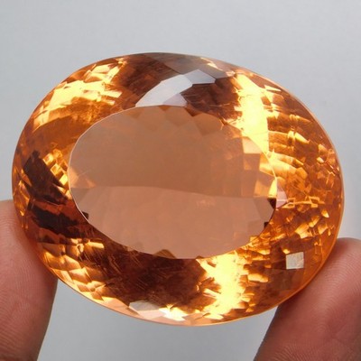Natural Imperial Topaz Oval IGL Zertifiziert 411.50 CT Orange Loupe Clean