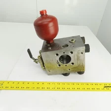 ST-KONE1STUS 68F2 8 Port Steel Hydraulic Manifold 1-3/16x1-3/8" Ports W/Booster