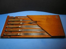 Queen Steel Cutlery Kitchen Carving Knife Set With Fork Wood Handle Wall Hanging