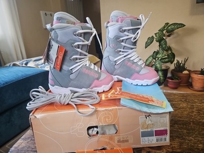 ThirtyTwo Snowboard Boots | Women's Lashed | Pink and Grey US7