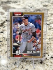 2026 Topps Series 1 CELEBRATION TARIK SKUBAL #300 HIDDEN PAWS MASCOTS SSP 21/50