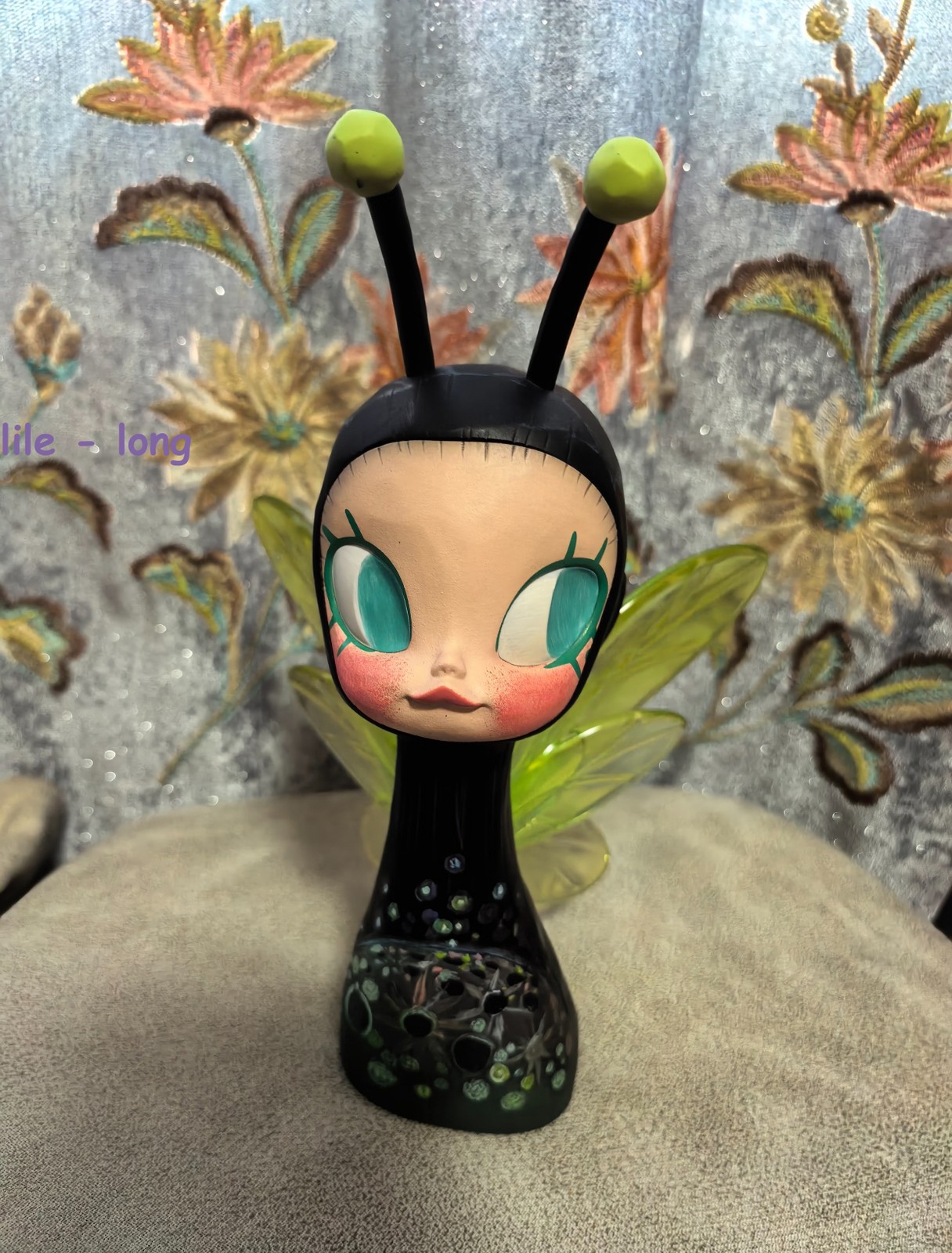 AUTHENTIC MOLLY 20TH ANNIVERSARY EDITION MOLLY STELLAR GLOW FIGURINE SEALED DOLL