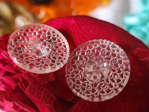 Duo boutons anciens enverre coeur fleur rehaussé 1,8 cm D19A - Picture 2 of 4