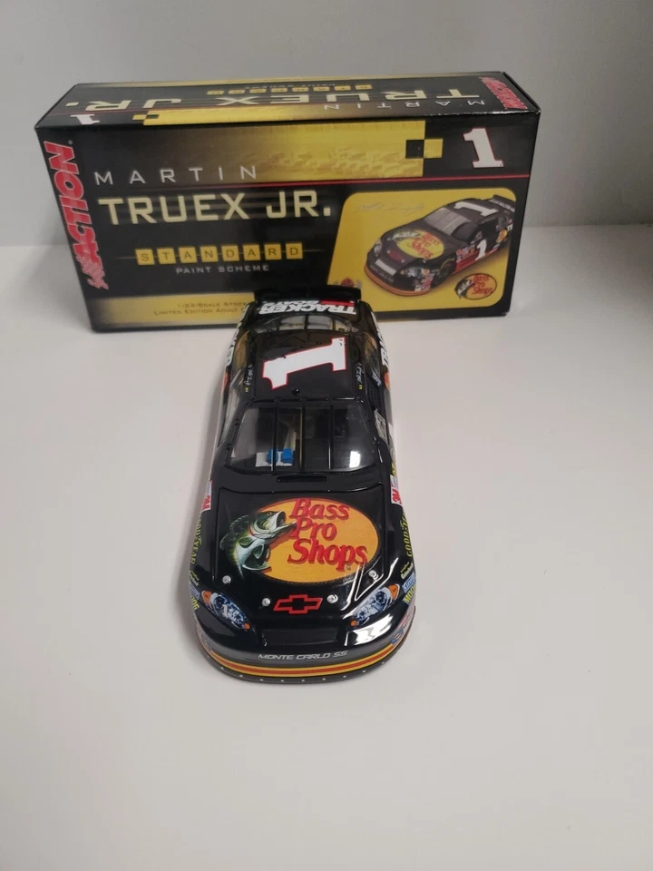 2006 Action CWC Gm Dealers 1/24 #1 Martin Truex Jr Bass Pro Shops 1 Of 1008 - Image 2 of 4