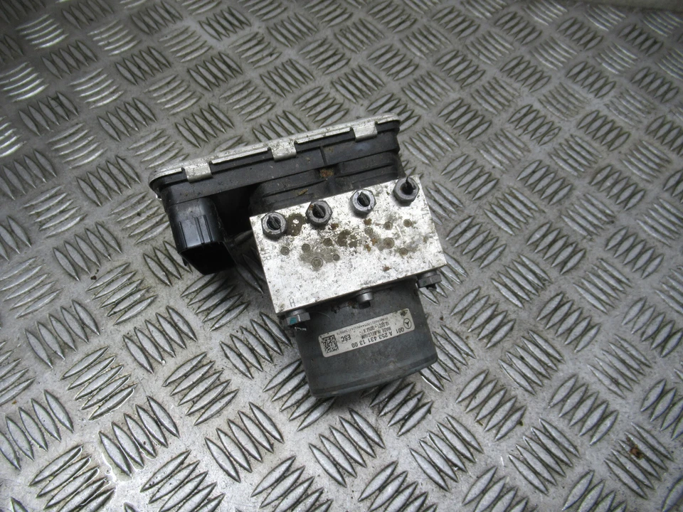 2016 MERCEDES GLC 220D C253 4MATIC AMG 4x4 2.1 DIESEL AUTO MK1 ABS PUMP REF7886 - Image 4 of 4