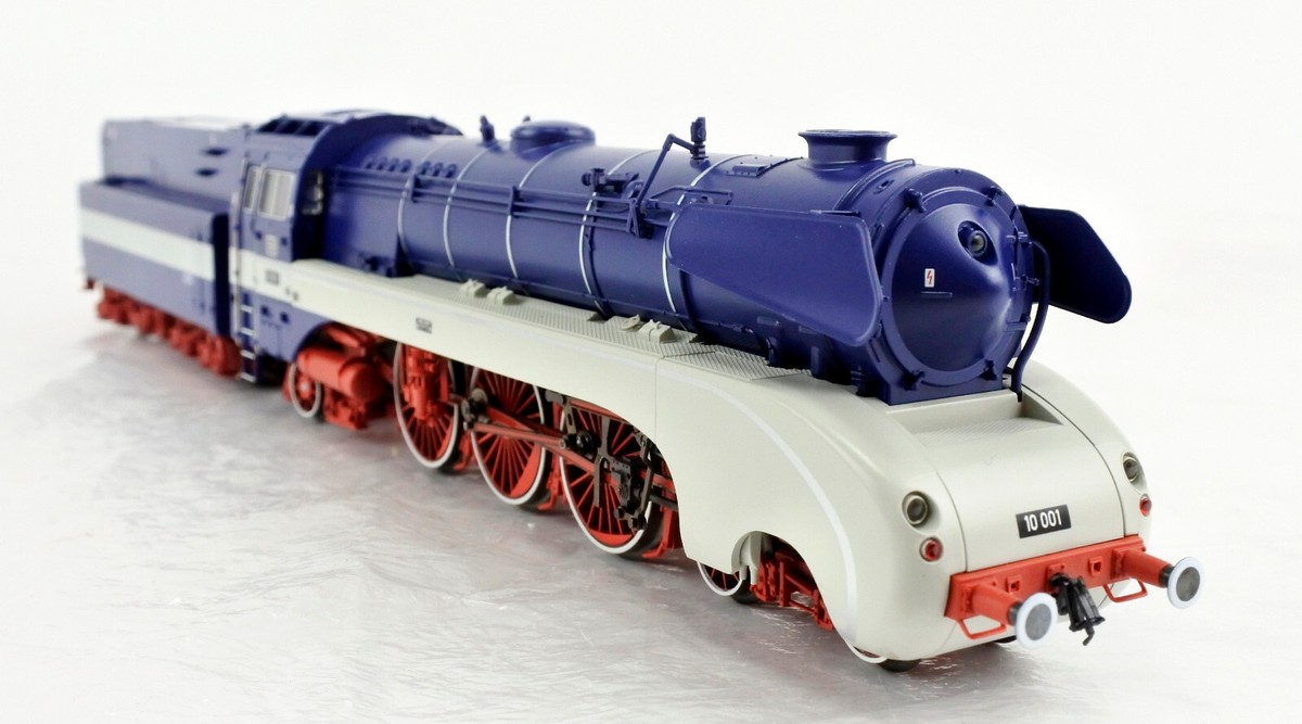 メルクリン 37300 Christmas Car Z-Gauge 2026 | Maerklin US