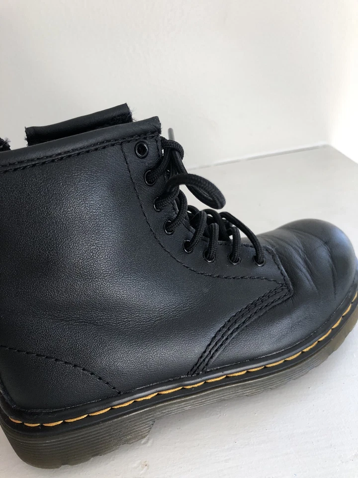 Dr. Martens 1460 T Botines Cuero Negro Niño Pequeño Talla 9 EE. UU. Cremallera Lateral Suave Foto 4 de 4