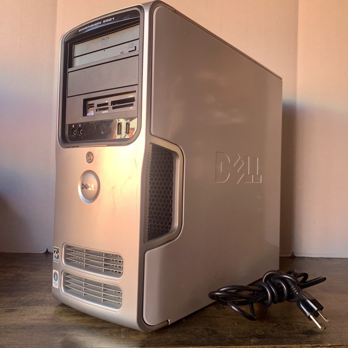 Vintage Dell Dimension E521 MT DCSM No Hard Drive Works Assembled