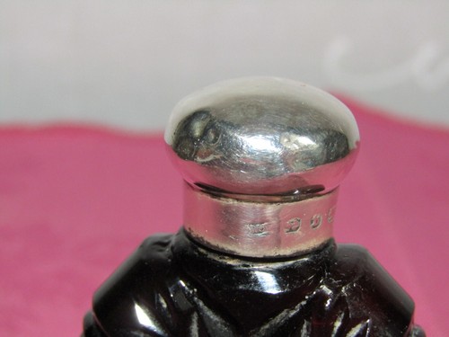 A Victorian Ruby Cut Glass Silver Topped Scent Bottle Hallmarked Birmingham 1876 - Picture 6 of 7