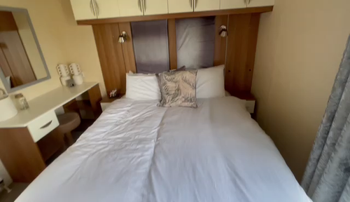 HOUSE - Video 1 of 1
