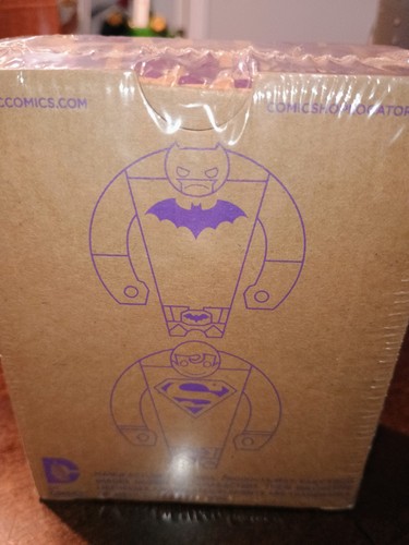 Loot Crate Exclusive DC Comics The Joker bemalte Holzfigur neu im Karton  - Bild 2 von 3