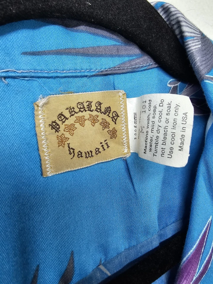 CAMISA HAWAIANA HAWAIANA CAMISA MEDIANA FLORAL VINTAGE HECHA EN ESTADOS UNIDOS AZUL PUNTADA ÚNICA  Foto 2 de 4