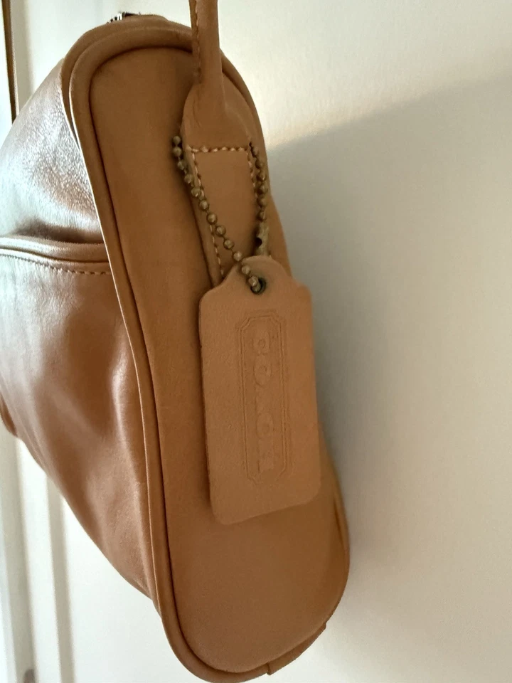 Vintage 80s Coach Slim Zip Leather Crossbody Bag USA Made 1033-246 - Image 4 of 4