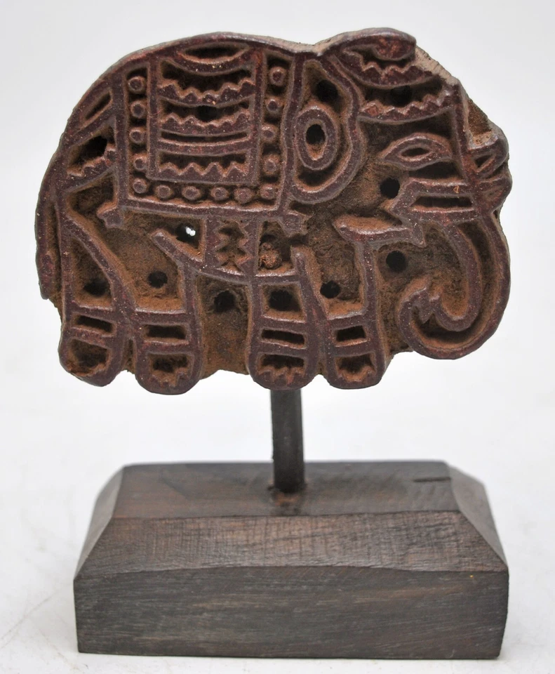 Antique Wooden Textile Printing Block Carving on Stand Original Old Fine Hand Ca - Image 3 of 4