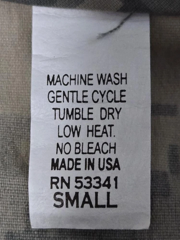 Small - ACU Digital Camo V neck  4 pocket Nurse Scrub Top #E35e - Image 3 of 3