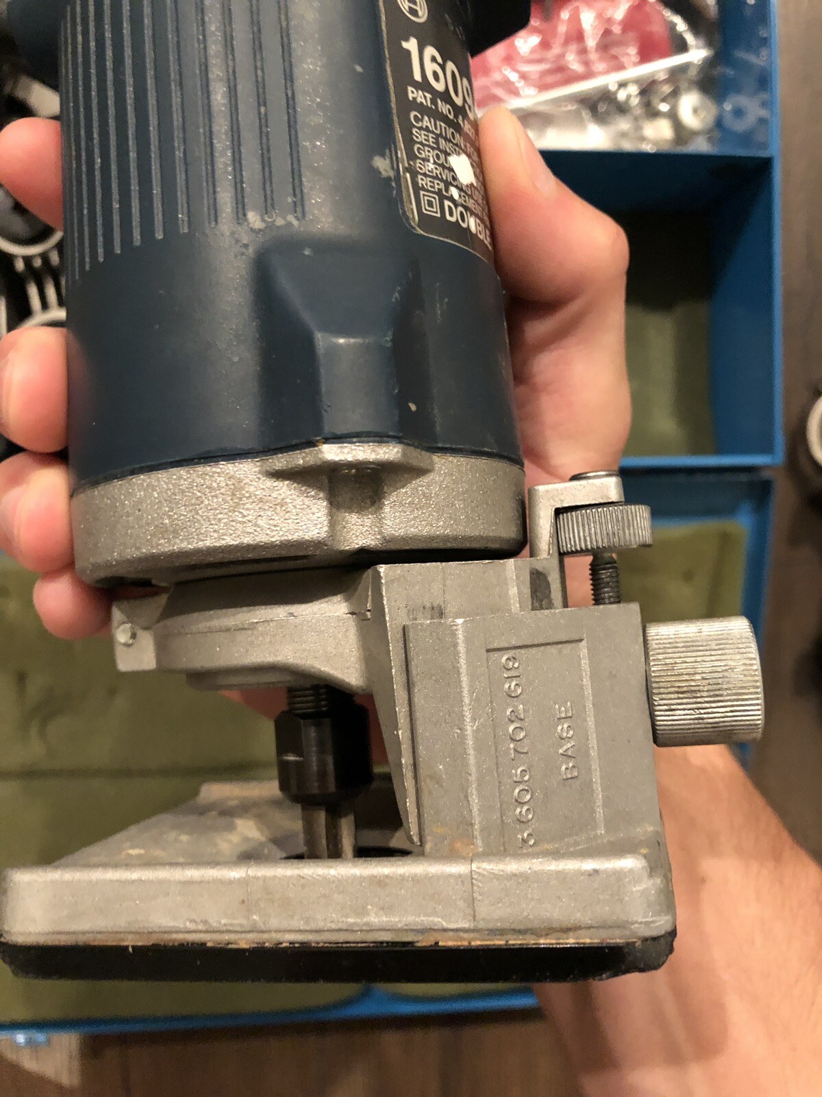 Bosch 1609 laminate trimmer router kit with offset, tilt underscribe