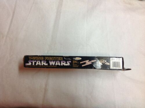 1996 Star Wars Y-Wing Fighter Flying Model Kit - Picture 4 of 4