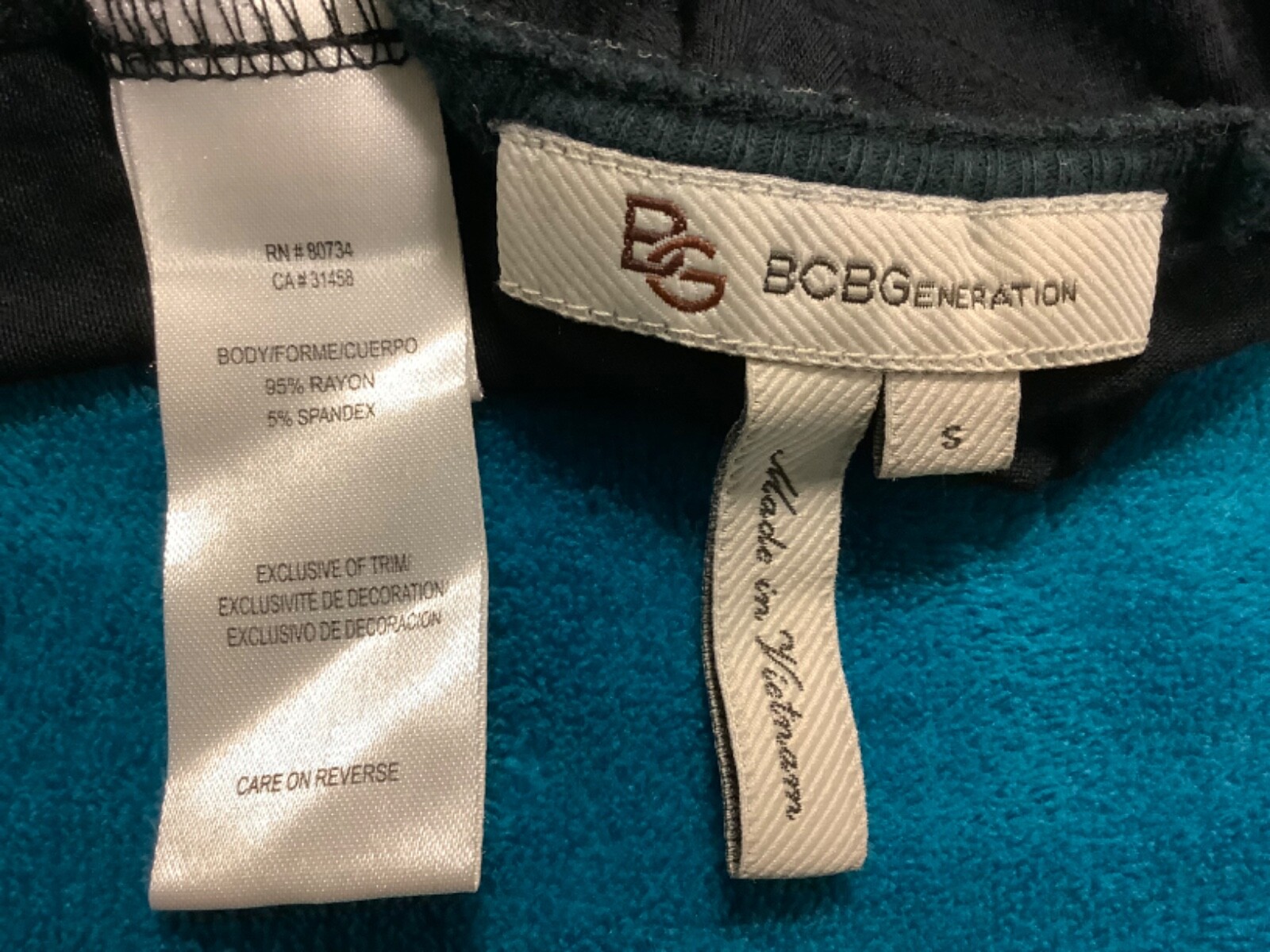 BCBGeneration Dragonfly Print Lightweight Scoop N… - image 9