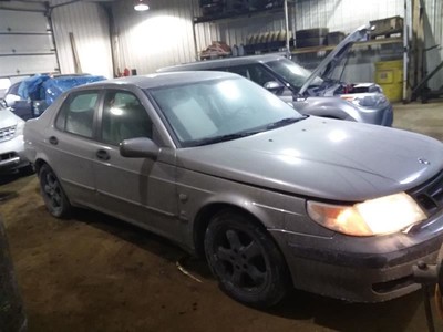 Alternator 6 Cylinder Fits 99-03 SAAB 9-5 2037313