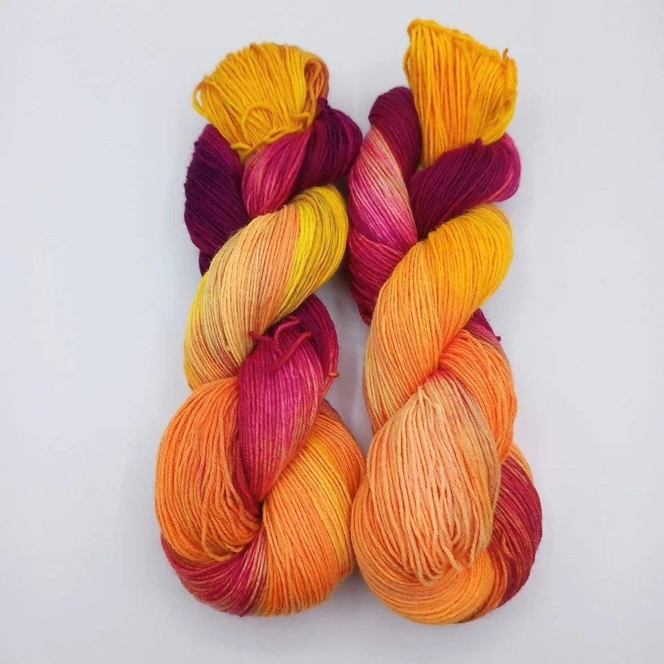 (9,90€/100 g) handgefärbte Sockenwolle 4 fach Färbung Polar Light 22 Neon Farben - Bild 4 von 4