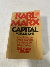 Capital: A Critique of Political Economy, Vol. 1 - Paperback By Karl Marx