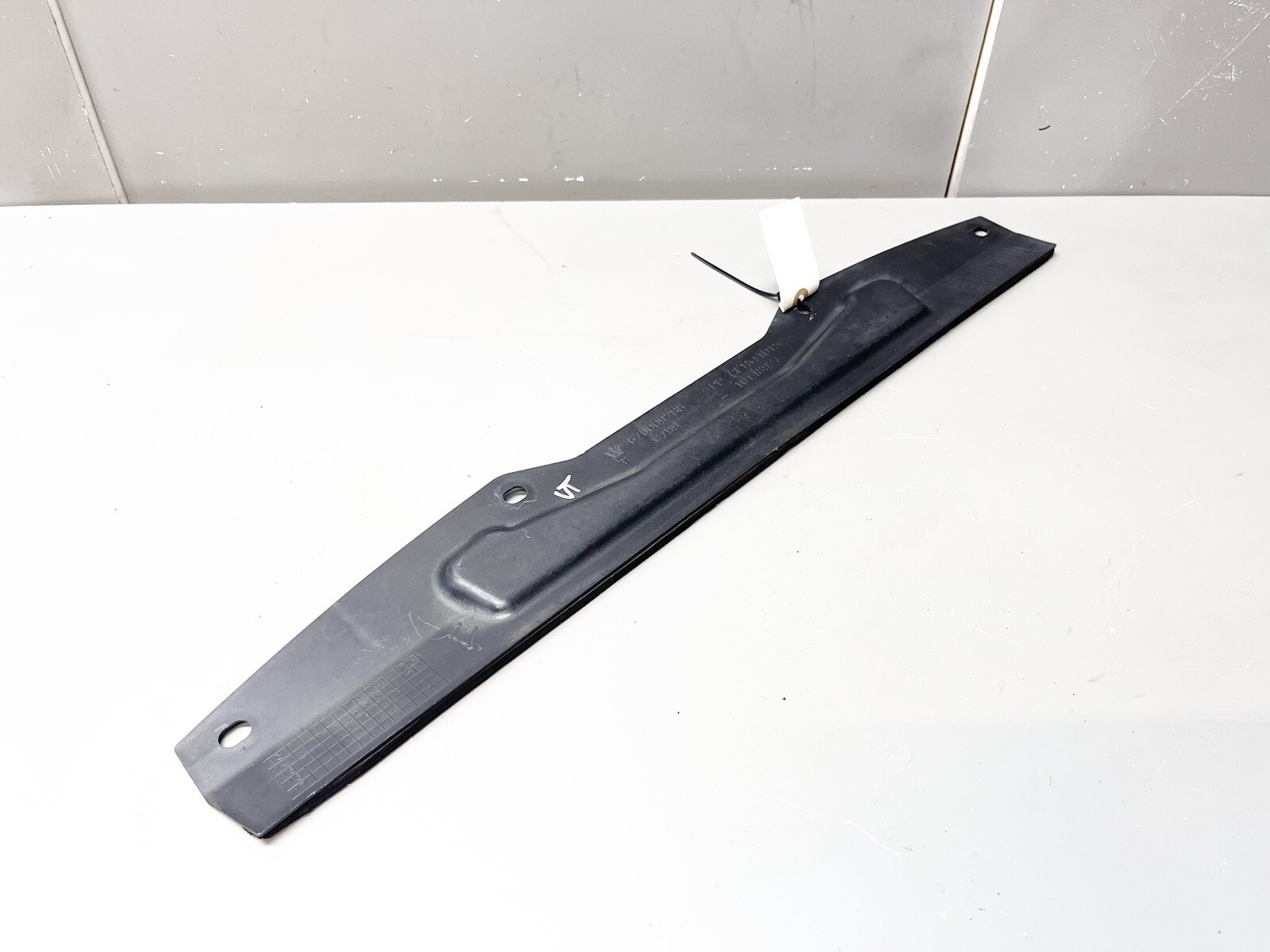 ⭐️2014 - 2016 MASERATI QUATTROPORTE FRONT RADIATOR AIR DUCT SHIELD OEM 670009288