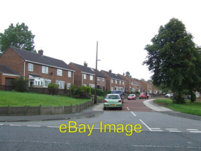 Photo 6x4 Thorneyburn Close Houghton-le-Spring A development of semi-deta c2011