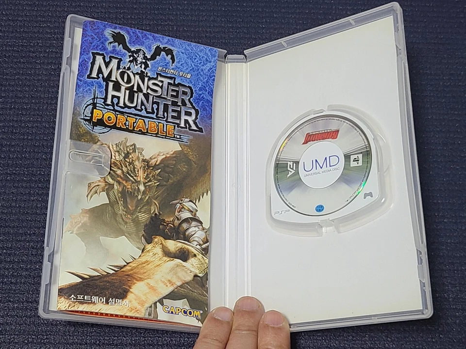 Sony PlayStation Portable Monster Hunter Korean Version Retro Game for PSP - Image 4 of 4