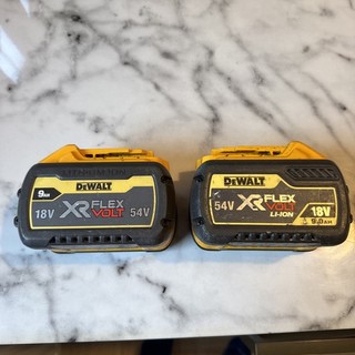 Dewalt DCB547 18v/54v Flexvolt XR 9.0Ah x 2 spares or repairs batteries