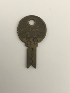 Original VINTAGE Coin Slot Machine Key Mills Novelty Q0147
