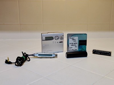 Sony Walkman MZ-N910 NET-MD MiniDisc Player Silver TESTED (From Japan)